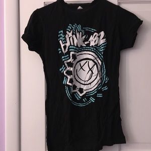 blink-182 band t shirt